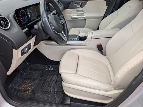 Certified 2021 Mercedes-Benz GLA 250 4MATIC image 11