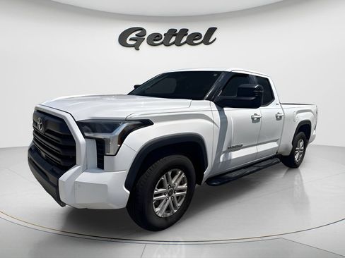 Used 2022 Toyota Tundra SR5 w/ SR5 Premium Package RWD image 1