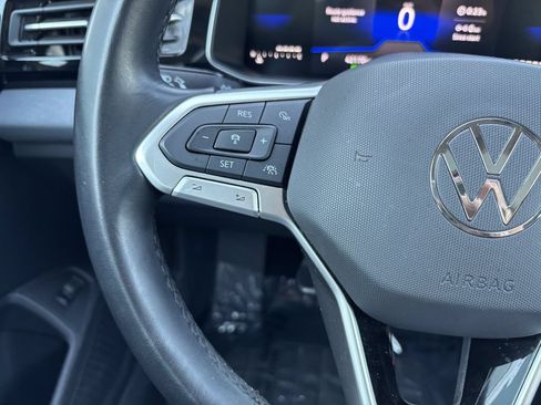 Used 2025 Volkswagen Jetta SE FWD image 15