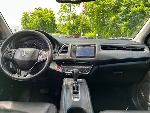 Used 2018 Honda HR-V EX-L image 13