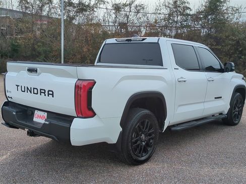Used 2025 Toyota Tundra Platinum image 5