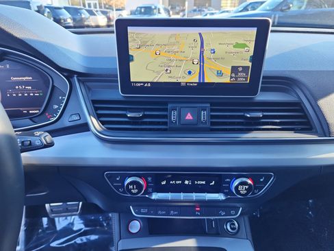 Used 2019 Audi SQ5 Premium Plus w/ Premium Plus Package image 17