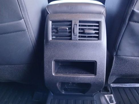 Used 2024 Mitsubishi Outlander SE image 15