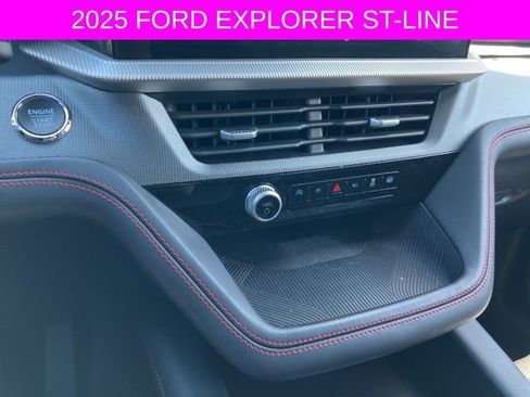 Used 2025 Ford Explorer ST-Line w/ ST-Line Street Pack image 36