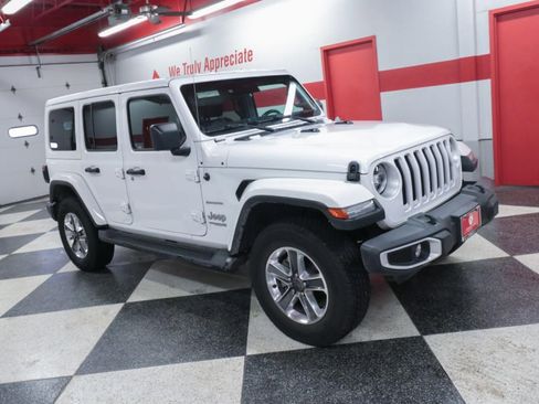 Used 2021 Jeep Wrangler Unlimited Sahara image 3