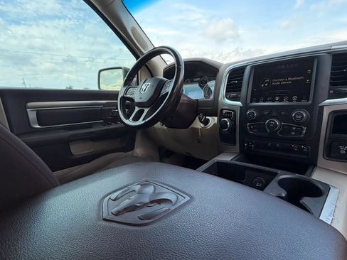 Used 2015 RAM 1500 Lone Star RWD image 40