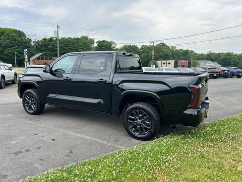 Used 2022 Toyota Tundra Platinum w/ Advanced Package AWD/4WD image 4