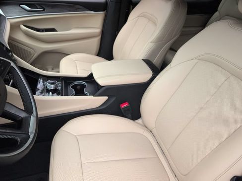 Certified 2025 Jeep Grand Cherokee L Limited w/ Luxury Tech Group II AWD/4WD image 17