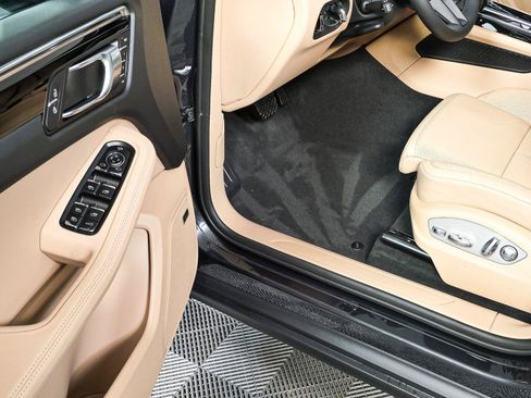 New 2026 Porsche Macan Turbo AWD/4WD image 8