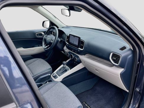 Used 2024 Hyundai Venue Limited FWD image 33