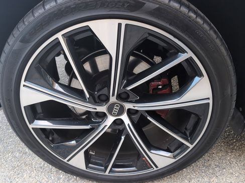 Used 2024 Audi SQ5 Premium Plus image 12