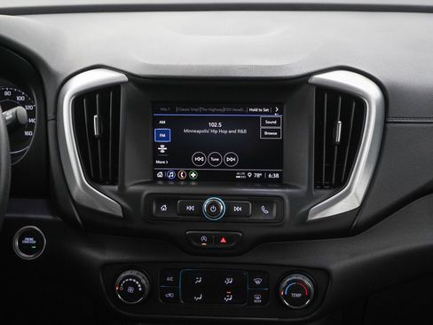Used 2024 GMC Terrain SLE FWD image 15