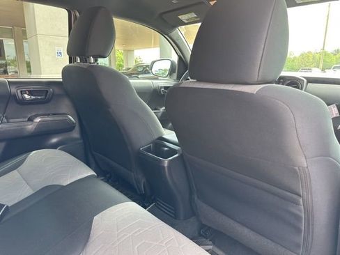Used 2022 Toyota Tacoma TRD Off-Road w/ Technology Package image 39