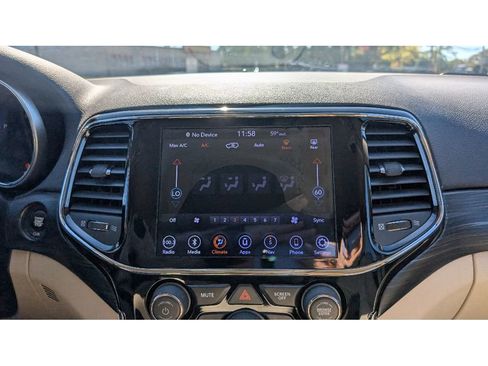 Used 2019 Jeep Grand Cherokee Laredo w/ 18" Wheel & 8.4" Radio Group image 23