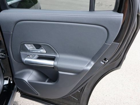 Used 2025 Mercedes-Benz GLA 250 4MATIC image 16