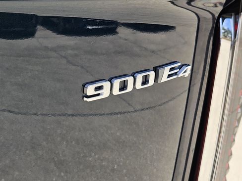 New 2026 Cadillac Vistiq Luxury w/ LPO, Floor Liner Package image 11