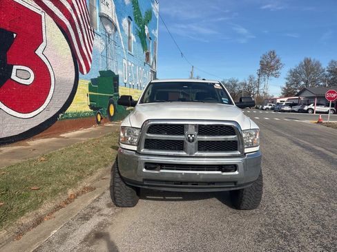 Used 2017 RAM 2500 Tradesman w/ Chrome Appearance Group AWD/4WD image 9