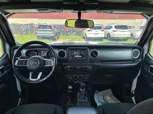 Used 2021 Jeep Wrangler Unlimited Sahara w/ LED Lighting Group AWD/4WD image 19