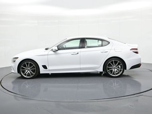 Used 2023 Genesis G70 2.0T image 9