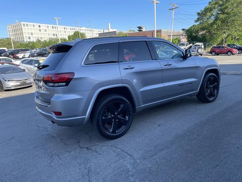 Used 2015 Jeep Grand Cherokee Altitude AWD/4WD image 8