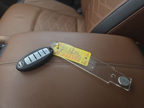 Used 2022 Nissan Pathfinder Platinum w/ Cargo Package image 31