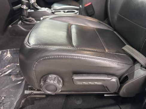 Used 2020 Jeep Wrangler Unlimited Sahara w/ Uconnect 4C Nav & Sound Group image 18