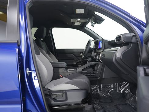 Used 2024 Toyota Tacoma TRD Sport image 11