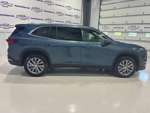 Used 2026 Buick Enclave Preferred AWD/4WD image 6
