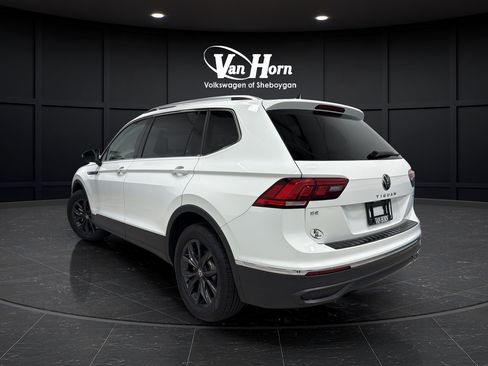Used 2024 Volkswagen Tiguan SE AWD/4WD image 5