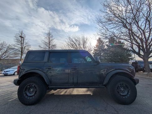 Used 2024 Ford Bronco Black Diamond image 4