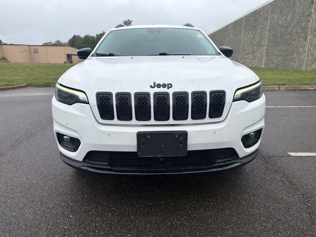 Used 2023 Jeep Cherokee Altitude Lux AWD/4WD image 2