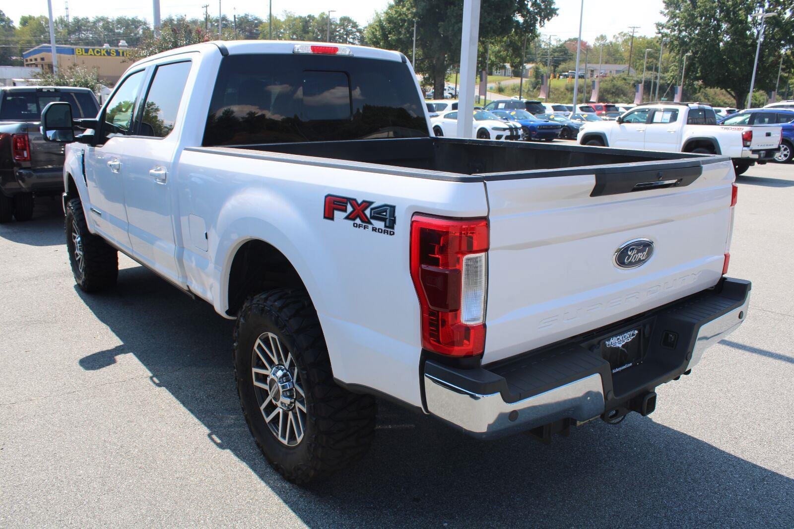 Used 2017 Ford F250 Lariat w/ Lariat Ultimate Package AWD/4WD image 8