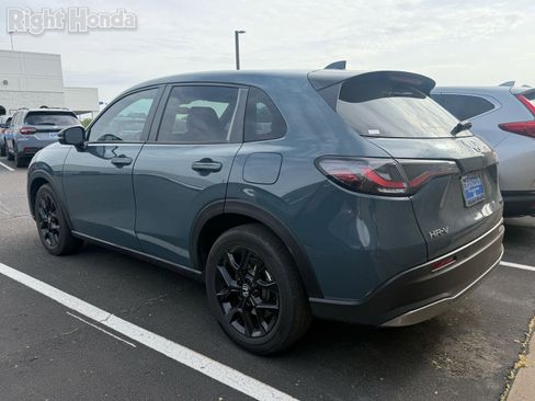 Used 2025 Honda HR-V Sport image 3