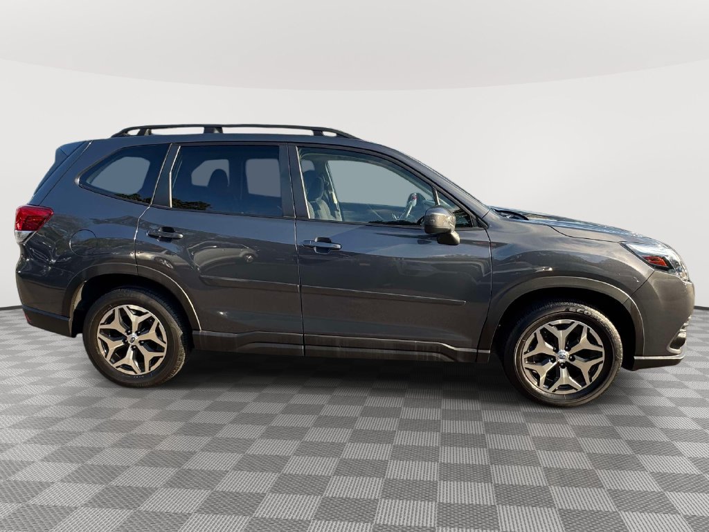 Used 2023 Subaru Forester Premium AWD/4WD image 8