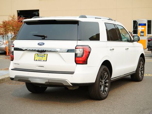 Used 2021 Ford Expedition Limited image 3