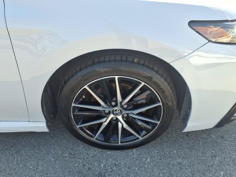 Used 2023 Toyota Camry SE FWD image 5
