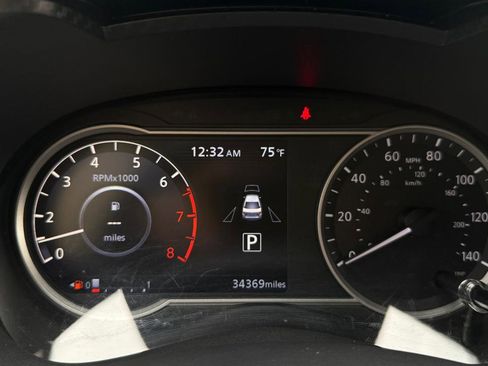 Used 2024 Nissan Versa SV image 14