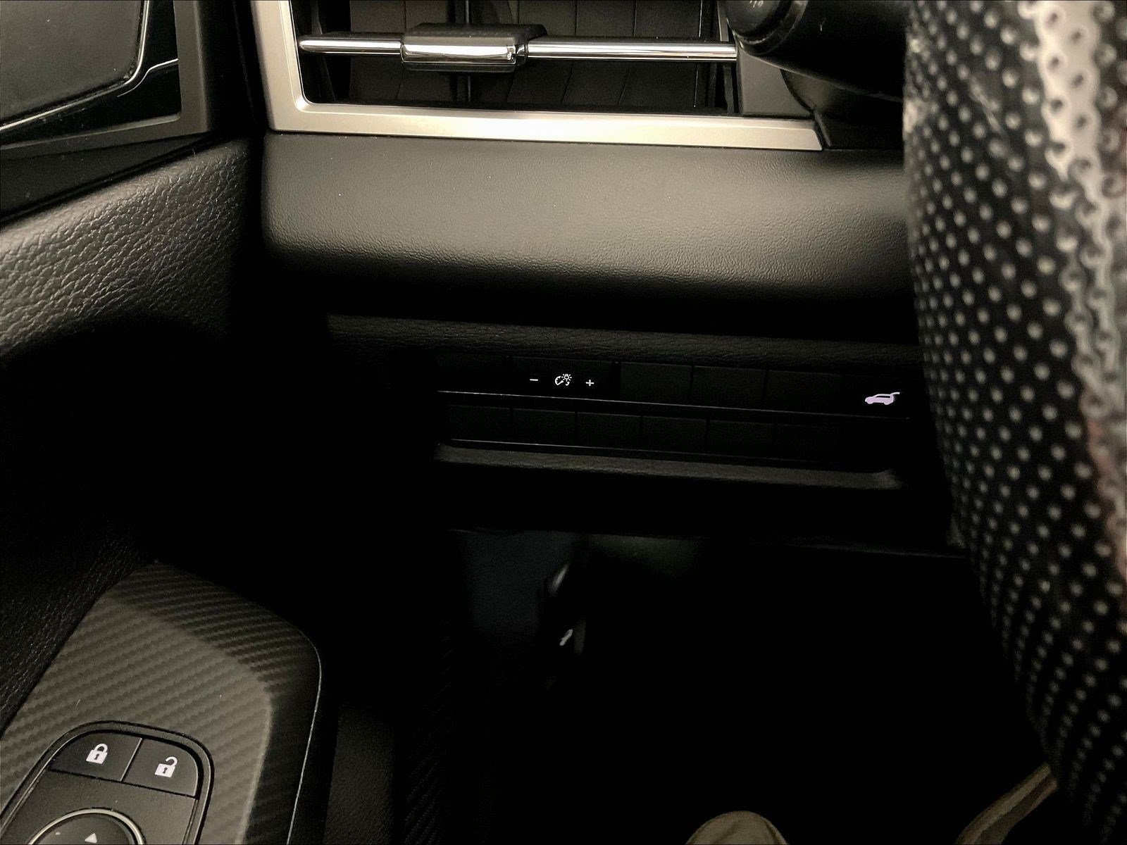 Used 2022 Mitsubishi Outlander SE AWD/4WD image 15