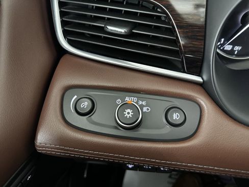 Used 2019 Buick LaCrosse Avenir w/ Driver Confidence Package II FWD image 38