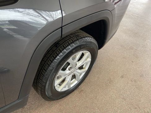 Certified 2023 Jeep Grand Cherokee L Limited AWD/4WD image 5