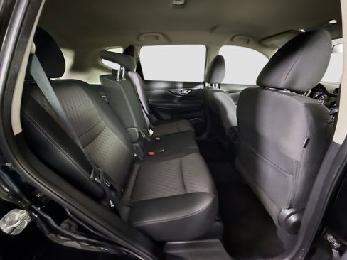 Used 2018 Nissan Rogue SV image 27