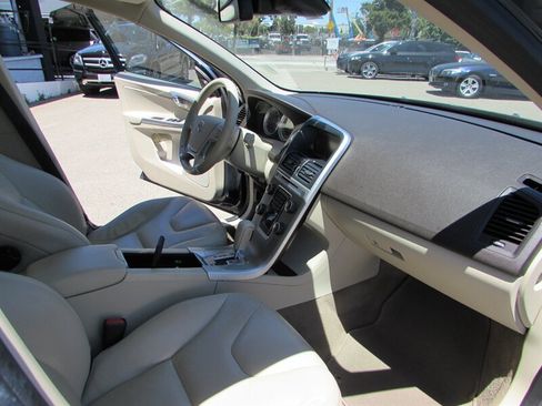 Used 2012 Volvo XC60 3.2 FWD image 31