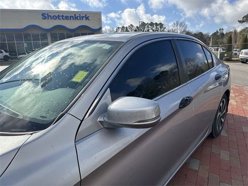 Used 2016 Honda Accord EX-L image 3