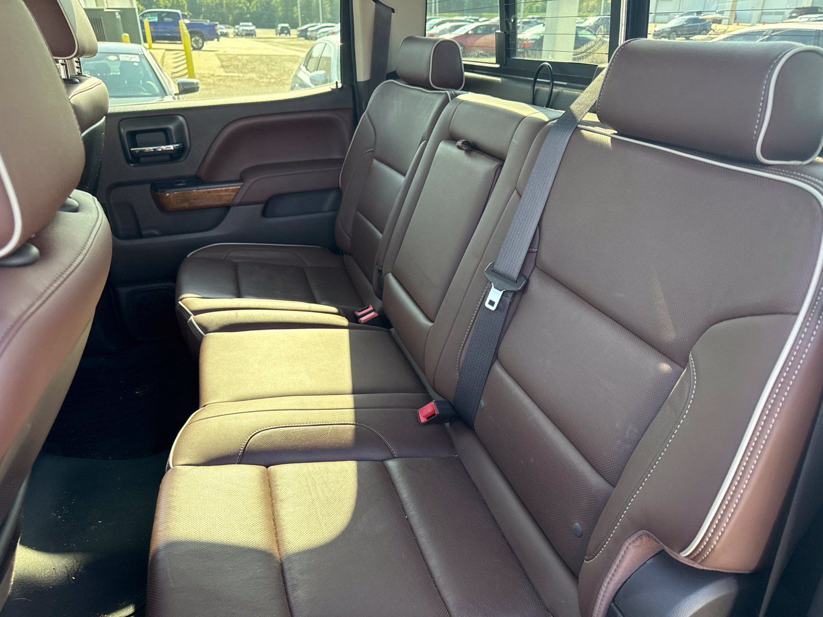 Used 2015 Chevrolet Silverado 1500 High Country w/ High Country Premium Package AWD/4WD image 10