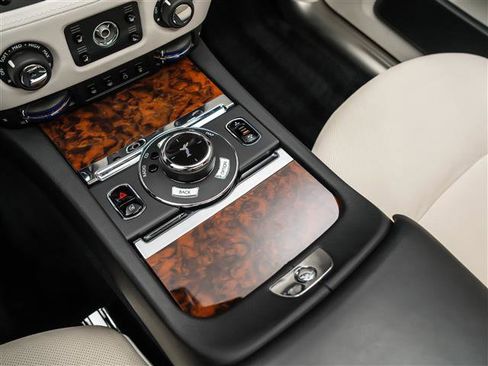 Used 2014 Rolls-Royce Ghost RWD image 33