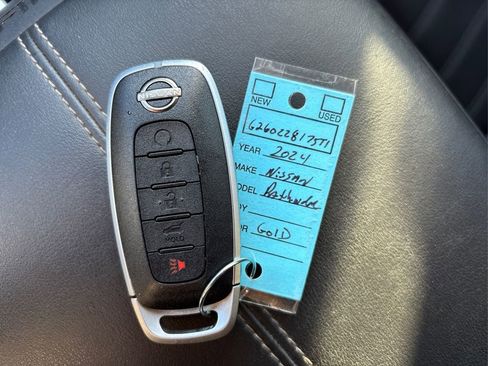 Used 2024 Nissan Pathfinder Platinum w/ Cargo Package image 43