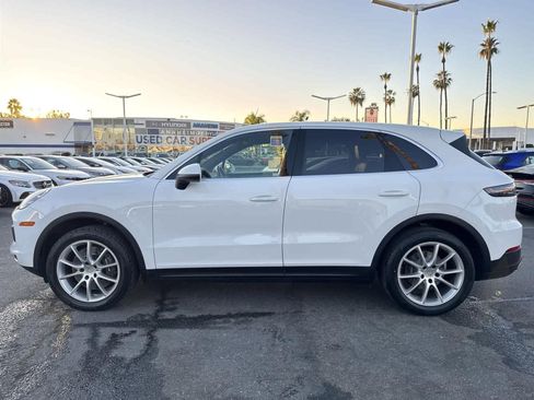 Used 2023 Porsche Cayenne image 3
