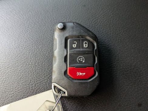 Used 2021 Jeep Wrangler Unlimited Rubicon AWD/4WD image 31