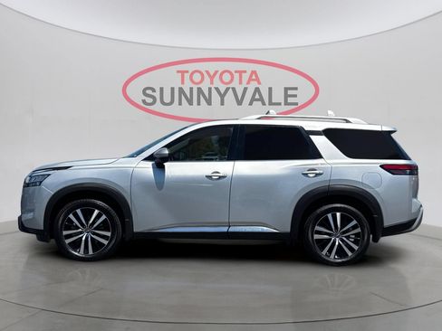 Used 2023 Nissan Pathfinder Platinum FWD image 6