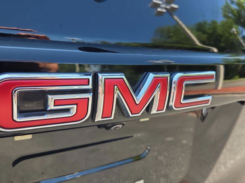 Certified 2023 GMC Acadia SLE w/ Driver Convenience Package FWD image 31